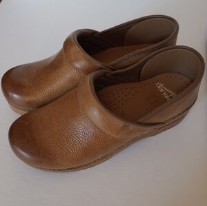 Dansko Distressed Honey Leather Clogs